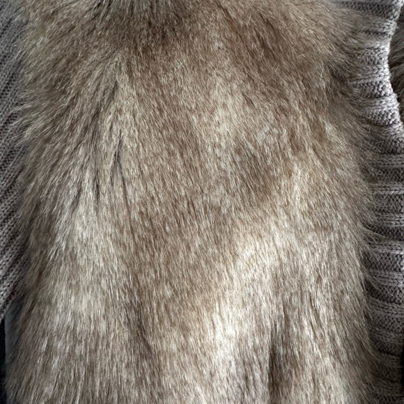 Club Monaco Camel Coloured Wool Faux Fur Knit Cardigan Size XS - Picture 6 of 7